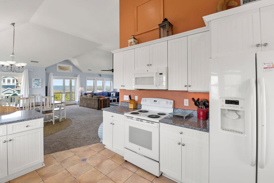 HISA03: Calypso | Top Level Kitchen