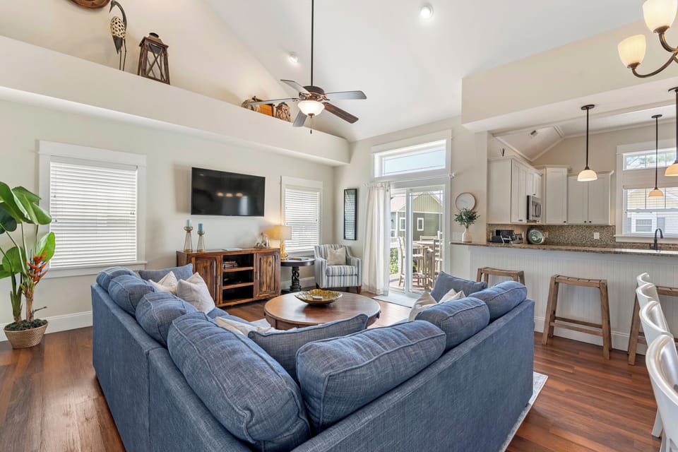 BV1083A: Vitamin Sea | Mid Level Living Area