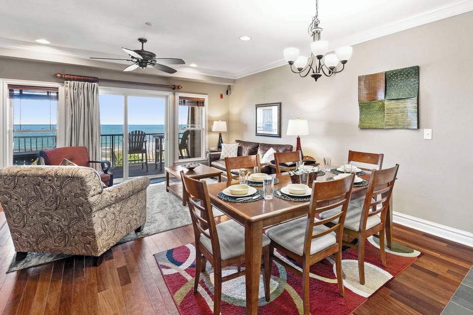 CSC3L: Sweet Escape | Top Level Dining Area