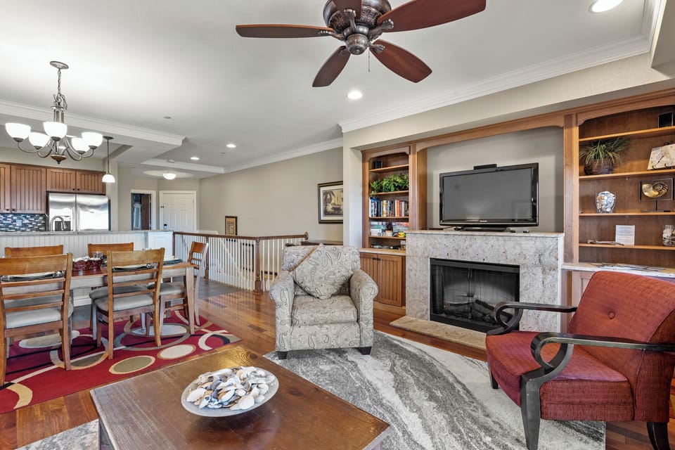 CSC3L: Sweet Escape | Top Level Living Area