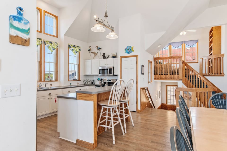 KDN3429: By Grace | Top Level Dining Area and Kitchen