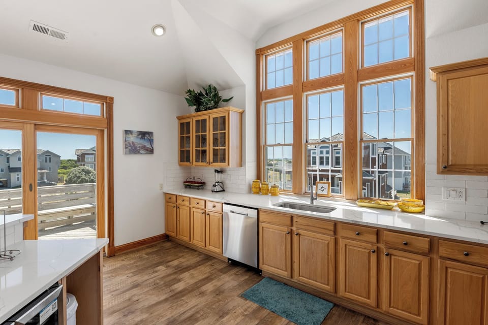 OW16: Semper Surf | Top Level Kitchen