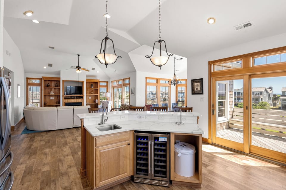 OW16: Semper Surf | Top Level Kitchen