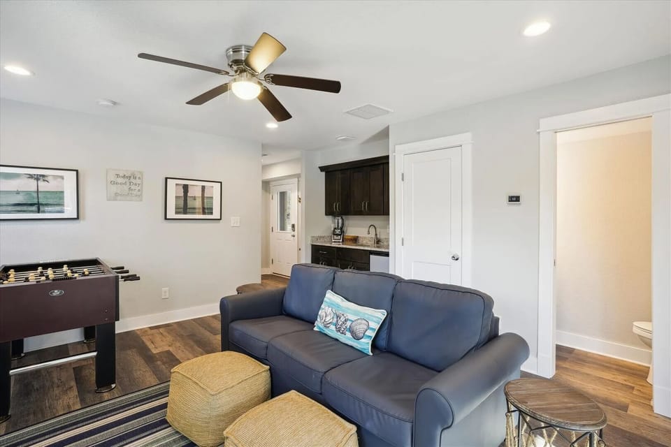 CL564: Bit of Heaven | Bottom Level Rec Room