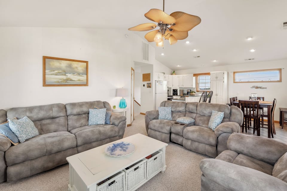HISA11: A Beach Life | Top Level Living Area