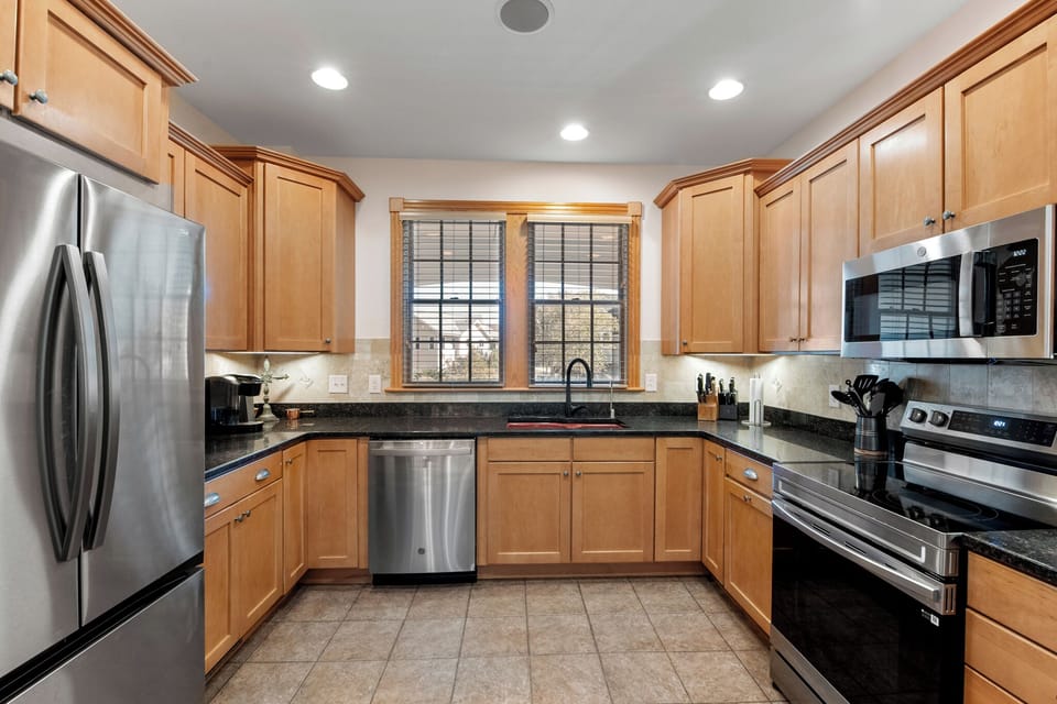 CC172: INDARUF | Mid Level Kitchen