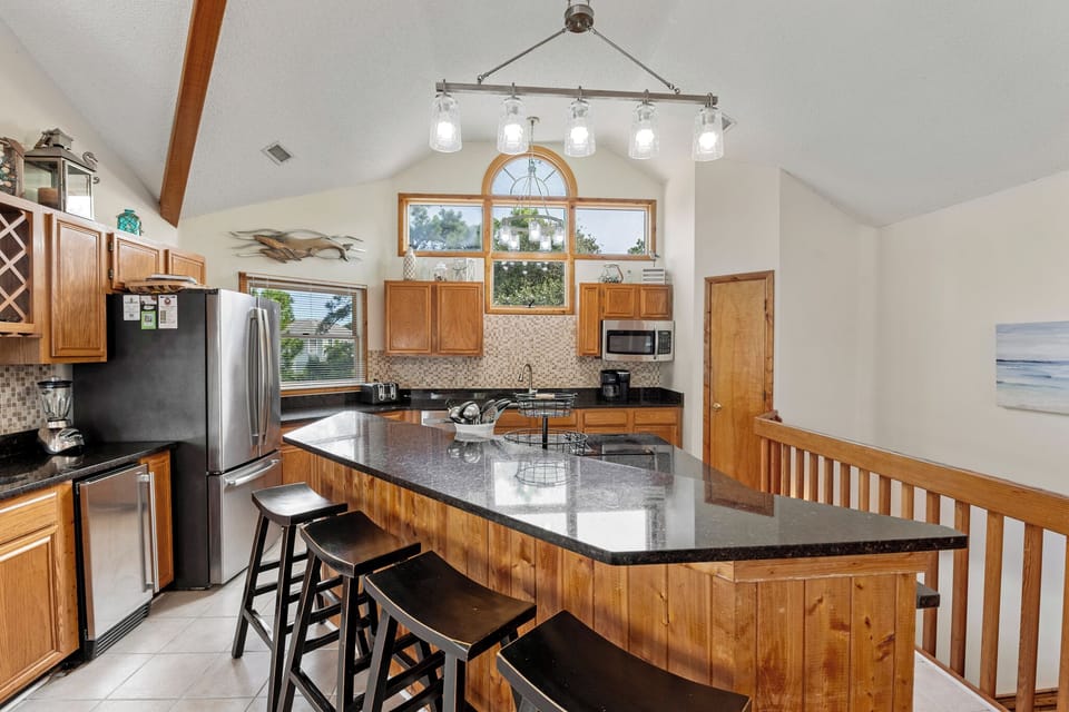 CL331: Lighthouse Jewel | Top Level Kitchen