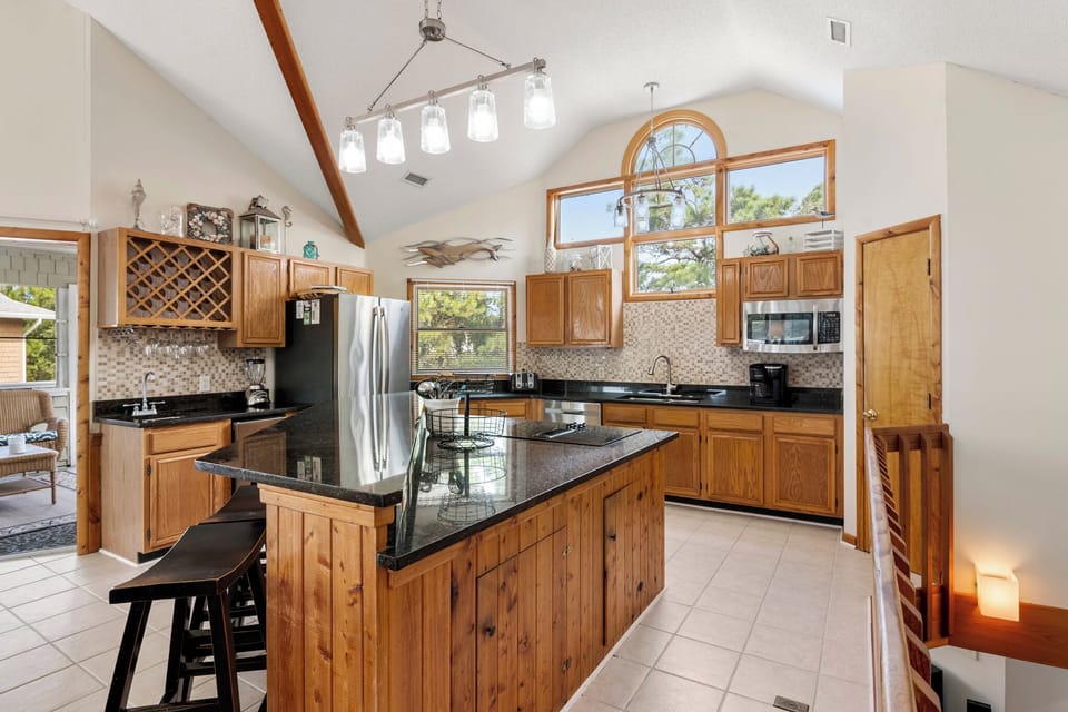 CL331: Lighthouse Jewel | Top Level Kitchen