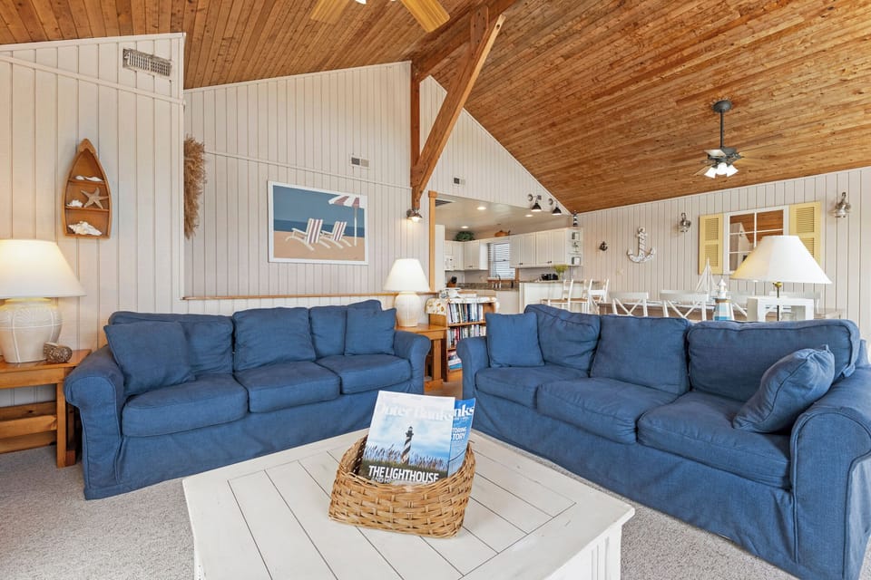 HISA10: Sandescape | Top Level Living Area