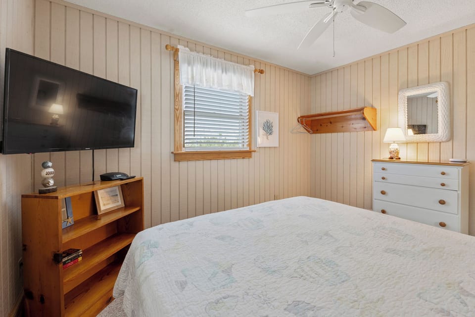 HISA10: Sandescape | Mid Level Bedroom 3