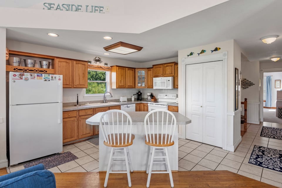 OSI16: Beach Bubbles | Mid Level Kitchen