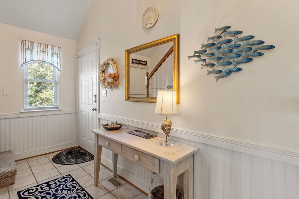 OSI16: Beach Bubbles | Mid Level Foyer