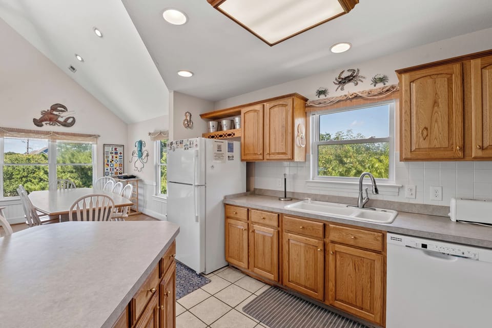 OSI16: Beach Bubbles | Mid Level Kitchen