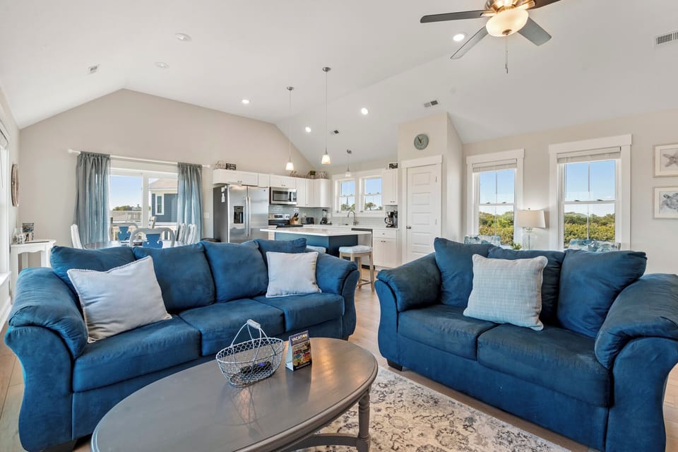 WR453: Fore Reel Life | Top Level Living Area