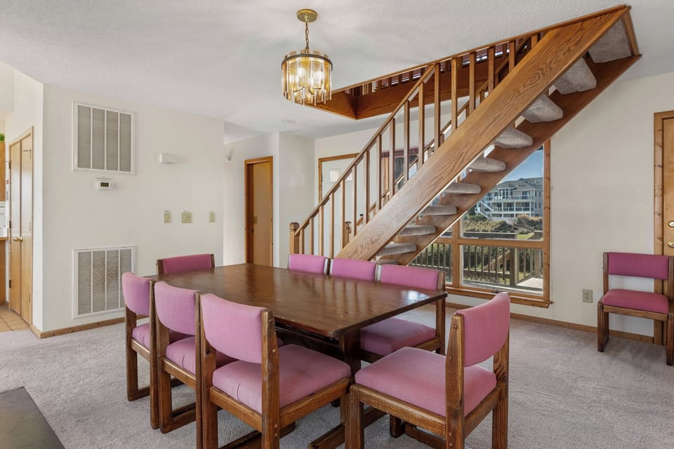 DU703: Chirality | Mid Level Dining Area