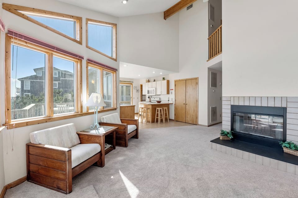 DU703: Chirality | Mid Level Living Area