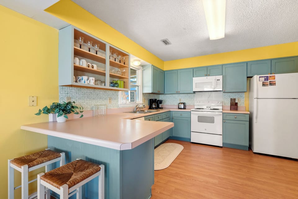 HIRO07: It's A Shore Thing | Mid Level Kitchen