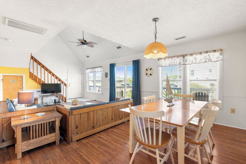 HIRO07: It's A Shore Thing | Mid Level Living and Dining Area