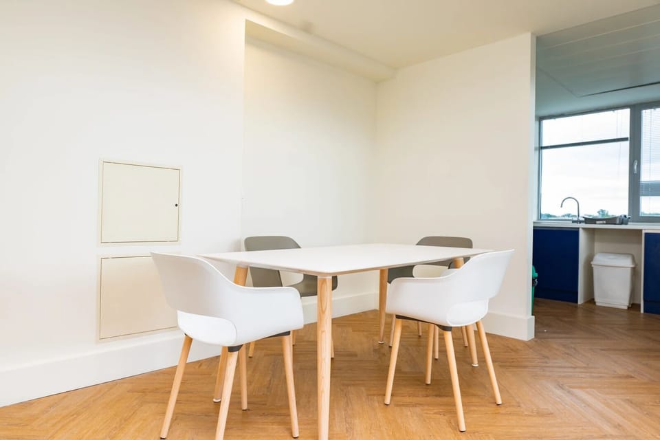 Double Room, Non Smoking | Shared kitchen | Fridge, oven, stovetop