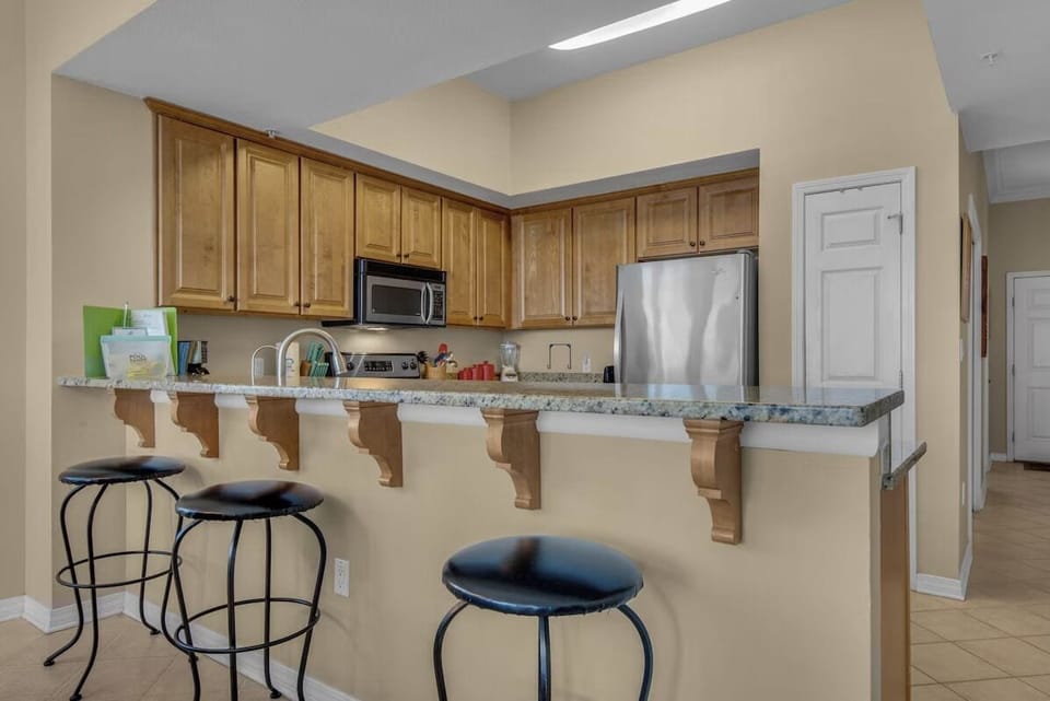 Condo, Multiple Beds (Inn At Summerwind 1405) | Private kitchen | Oven, toaster, paper towels