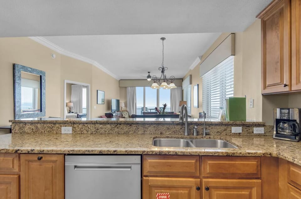 Condo, Multiple Beds (Inn At Summerwind 1405) | Private kitchen | Oven, toaster, paper towels