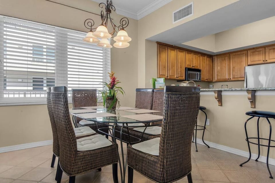 Condo, Multiple Beds (Inn At Summerwind 1405) | Dining