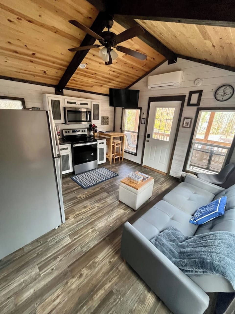 Living room/kitchen