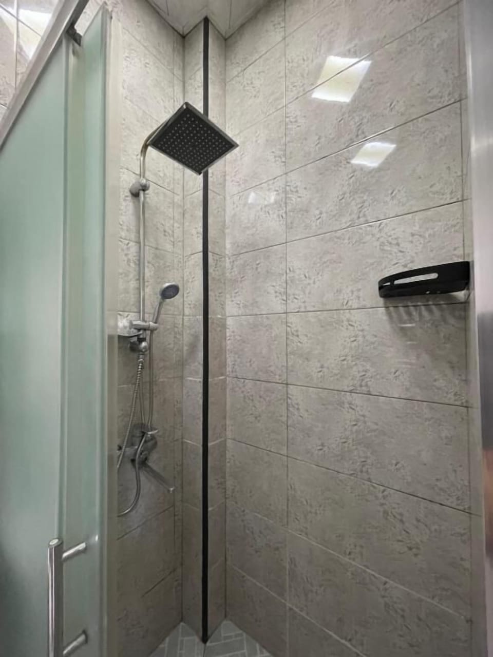 Deluxe Double Room, 1 Queen Bed, City View | Bathroom | Shower, hair dryer, bathrobes, slippers