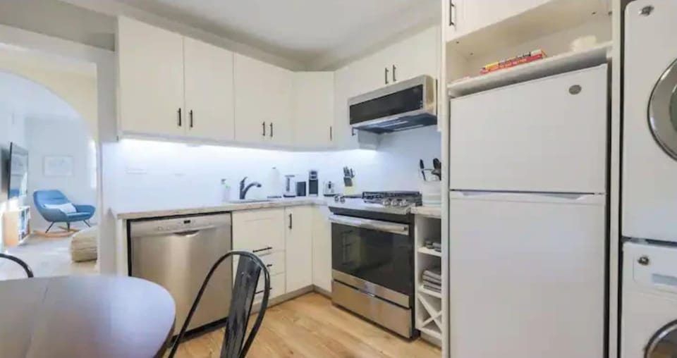 Fully equipped kitchen area 