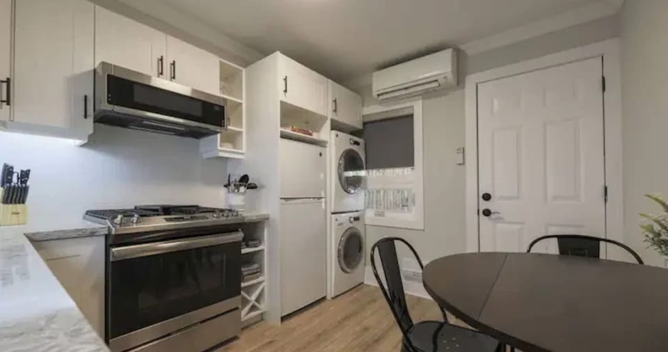 Fully equipped kitchen area 
