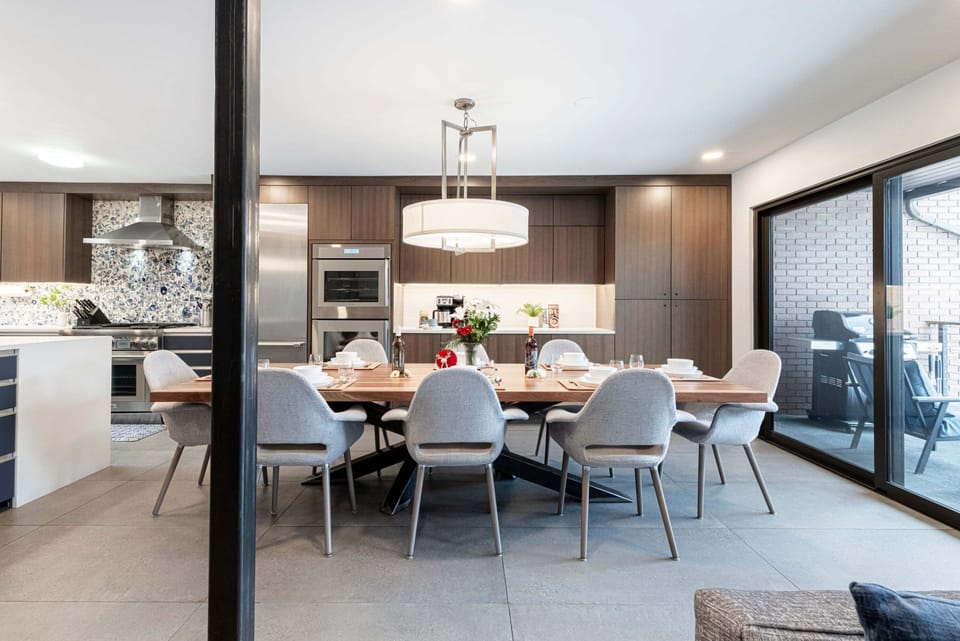 Dining area for up to 8 Guests