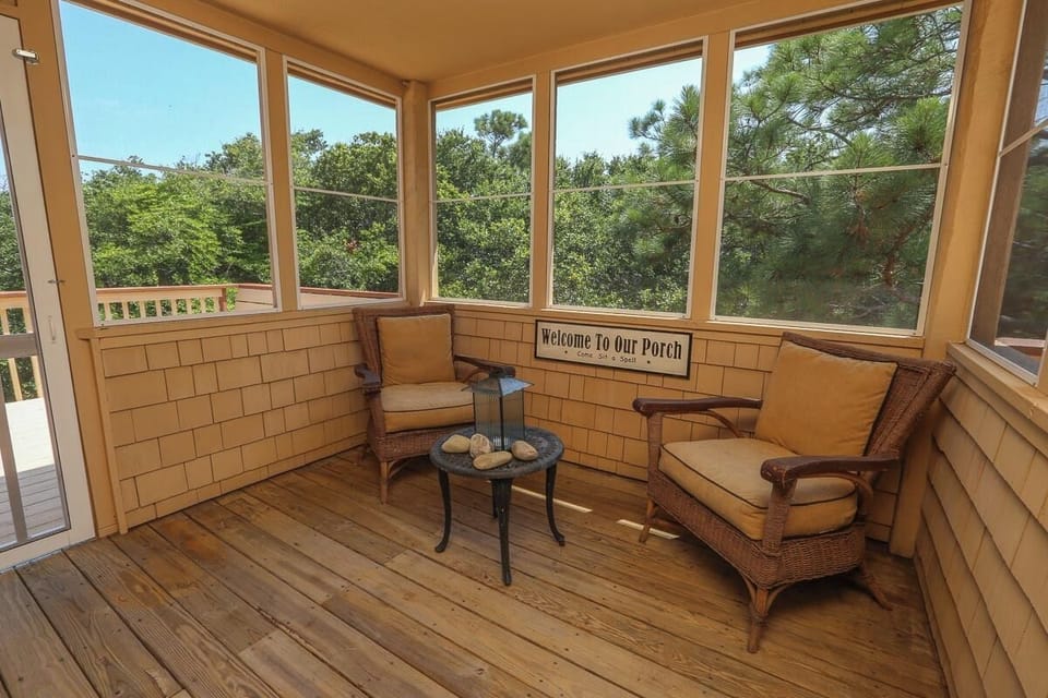 Screened in Porch 2021