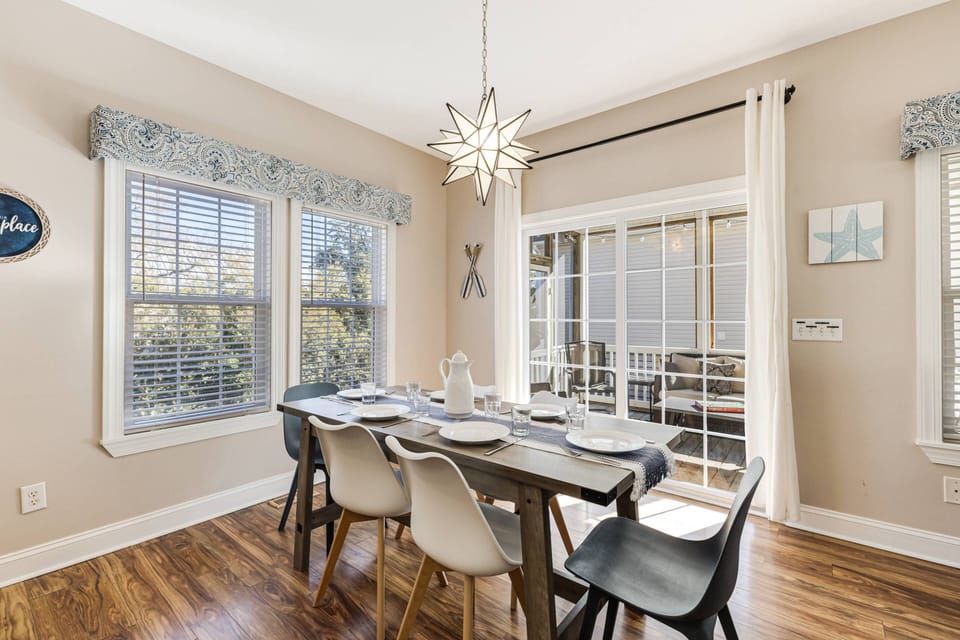 Dining table with seating for 6.