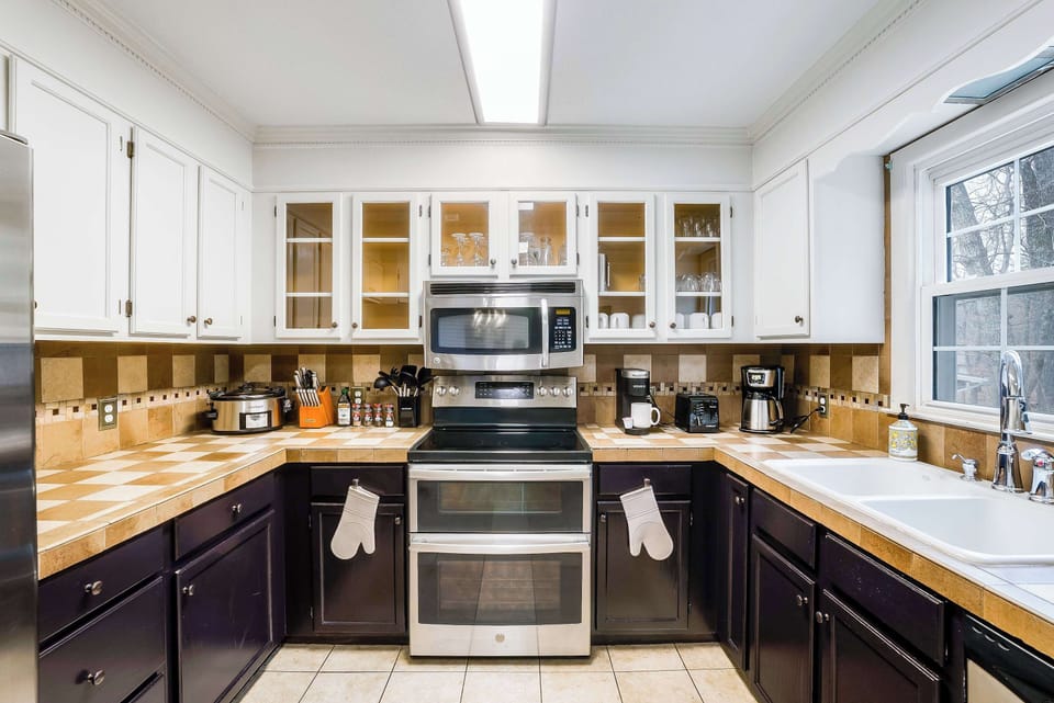 Has everything you need for home-cooked meals during your stay.