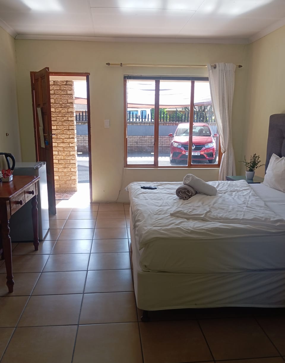 Double Room, Non Smoking, Microwave