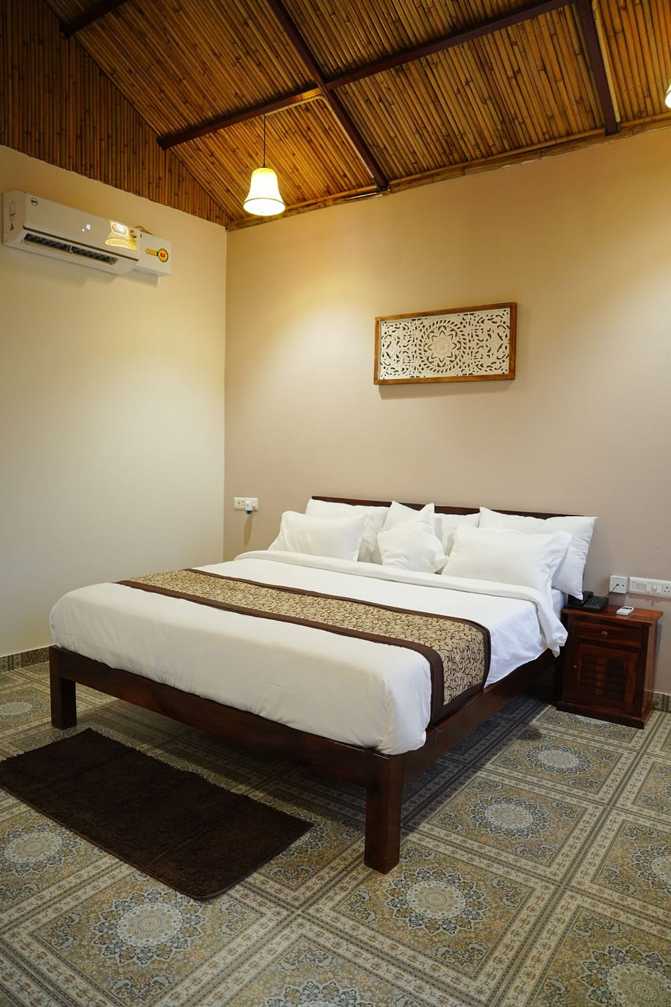 Luxury Room, Pool View | Desk, laptop workspace, free WiFi