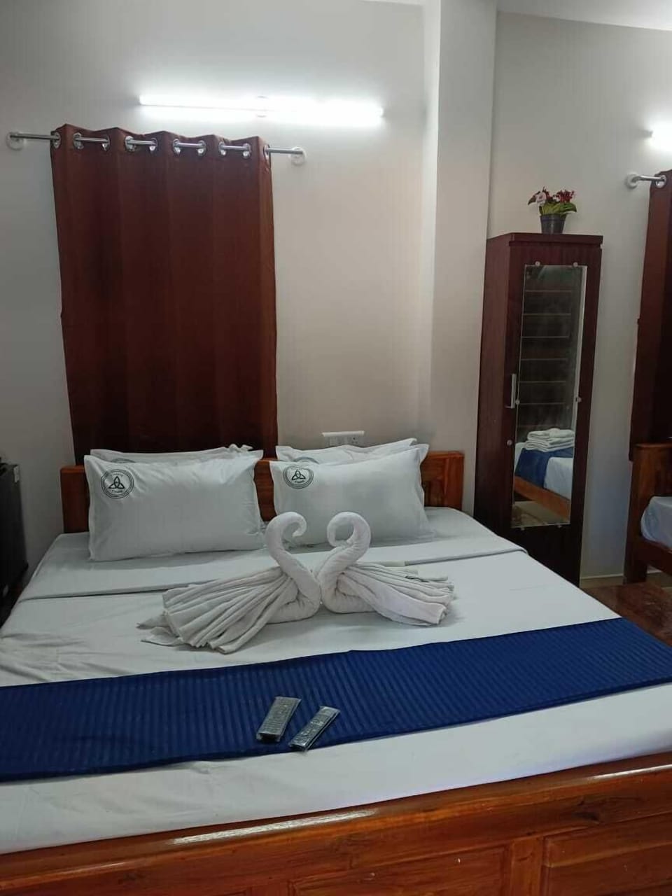 In-room safe, laptop workspace, soundproofing