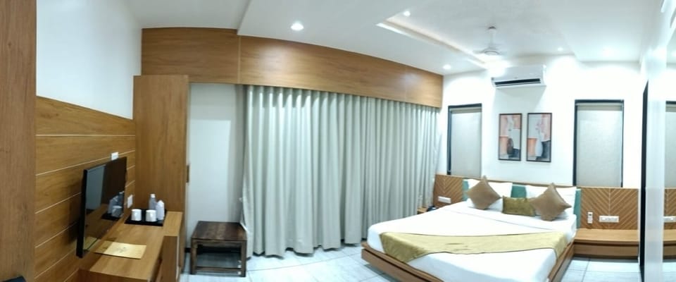 Standard Room | Iron/ironing board