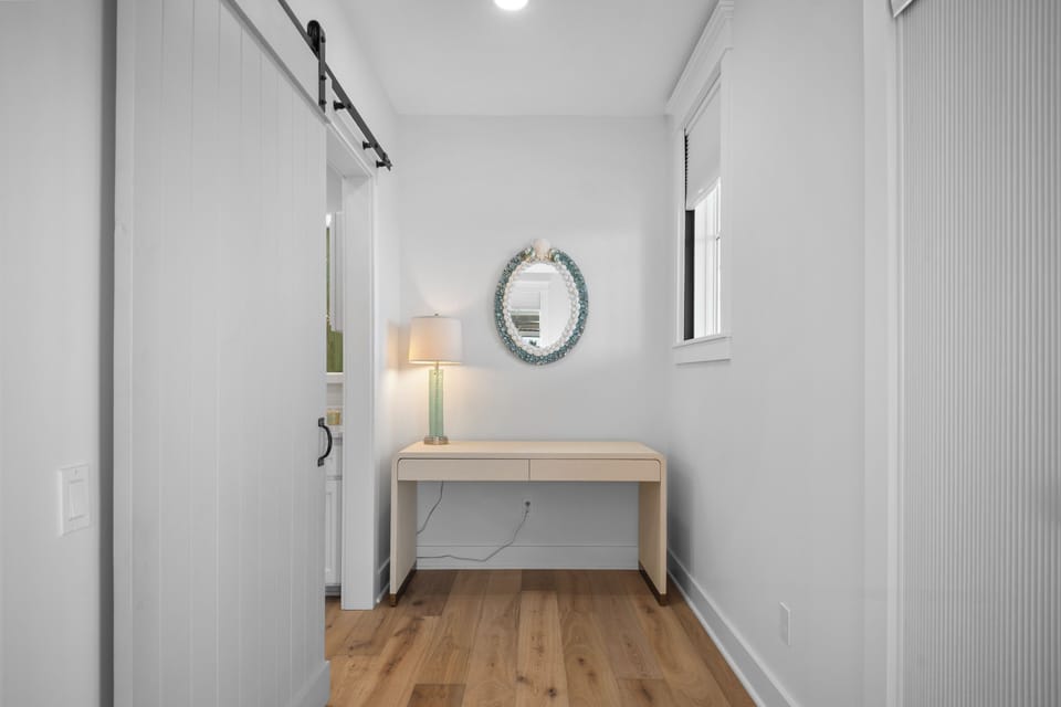 2nd Floor, Primary King Ensuite Entry