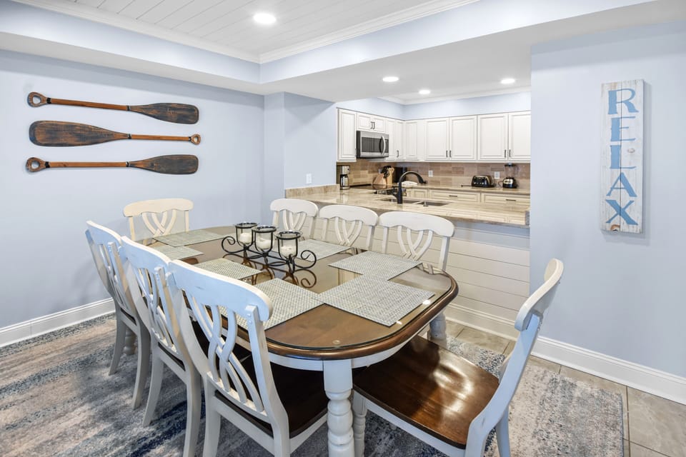 Condo, 3 Bedrooms | Dining
