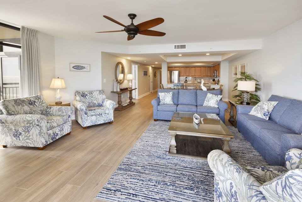 Condo, 5 Bedrooms | Living area | Smart TV