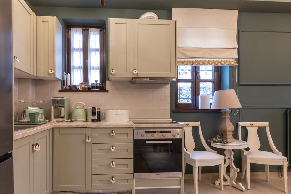 Deluxe Villa | Private kitchen | Full-size fridge, oven, stovetop, dishwasher