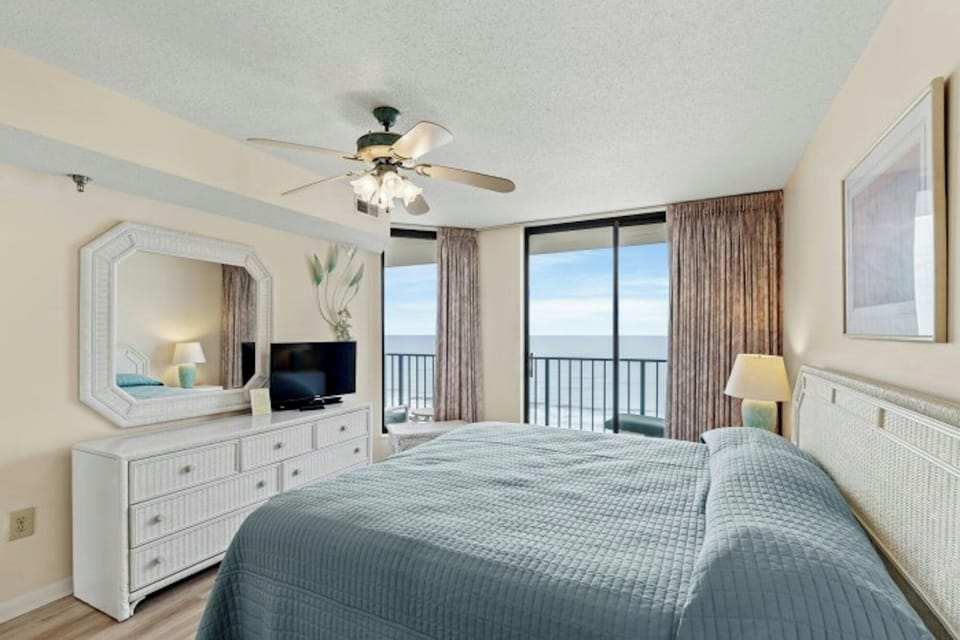 Wake up and walk out onto the balcony. Just look at that view! Fabulous!