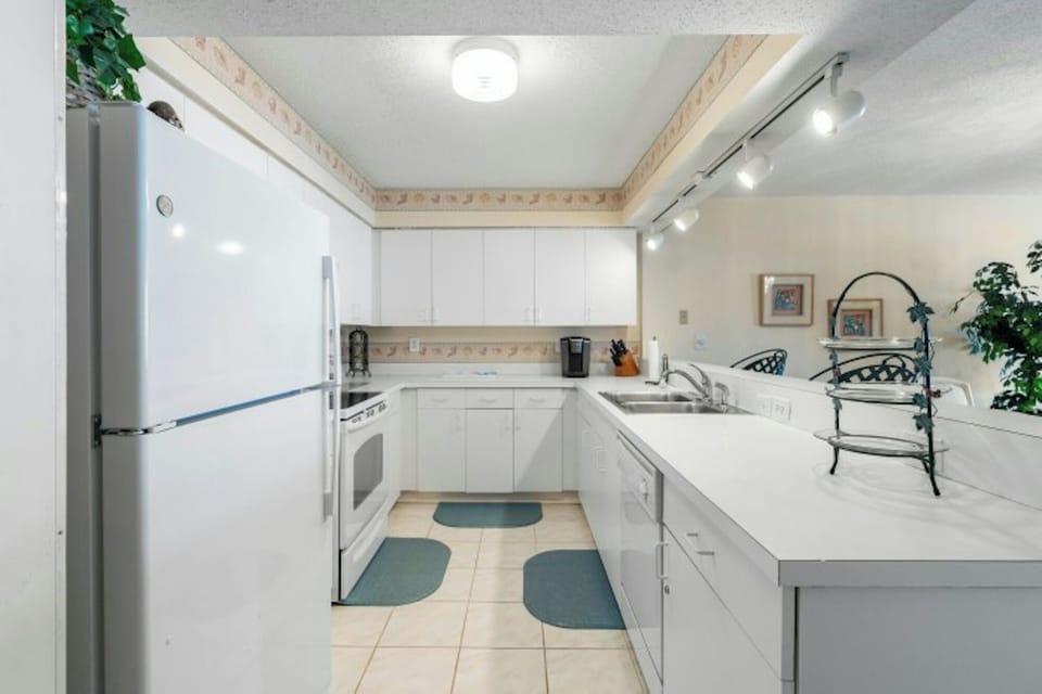 A fully stocked kitchen makes meal preparation a breeze.