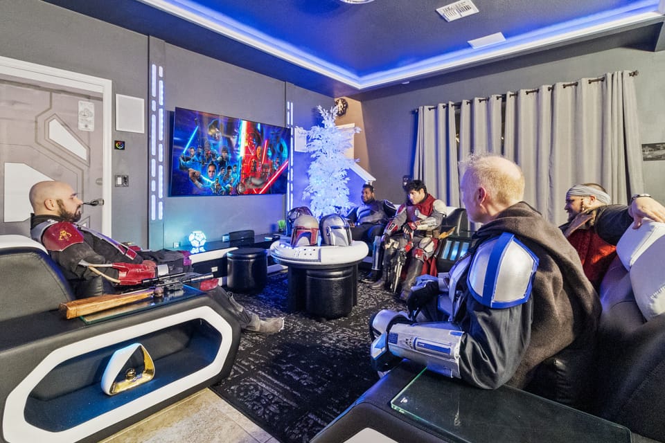 The main hold is the perfect spot to relax with your galactic comrades.
