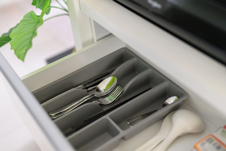 Fully Equipped Kitchen w/ Cooking & Dining Essentials