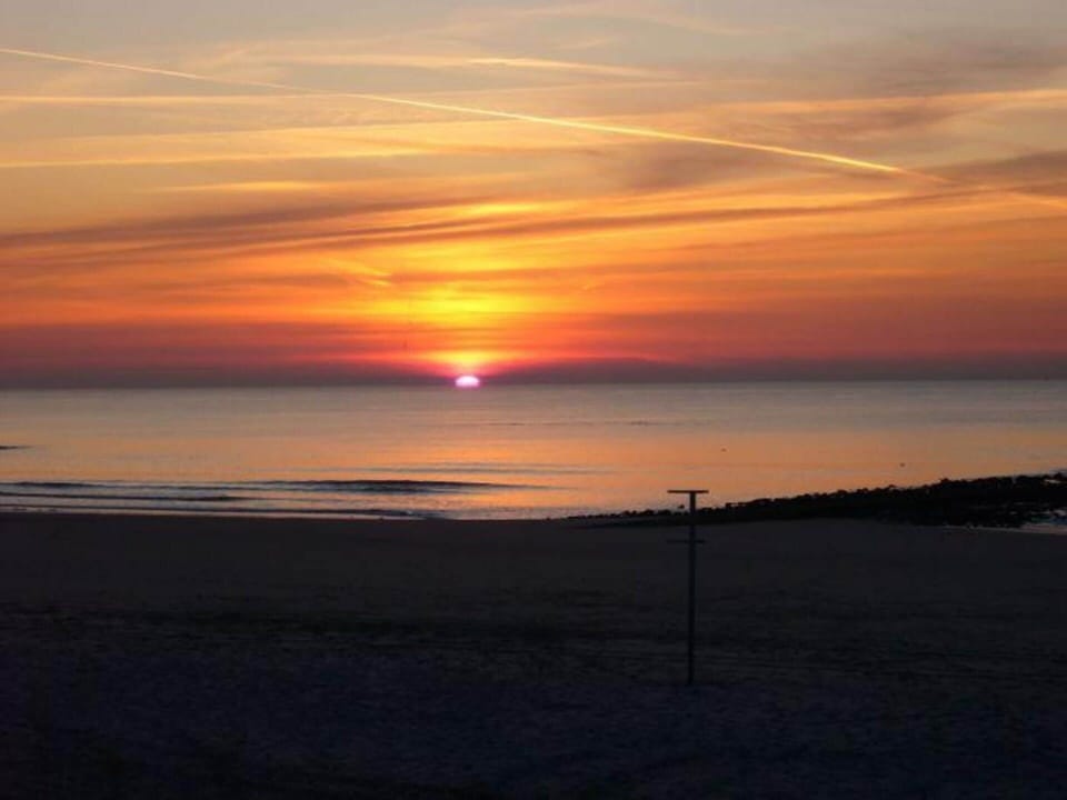 Bungalow for 6 People Near Beach House in North Holland (province)