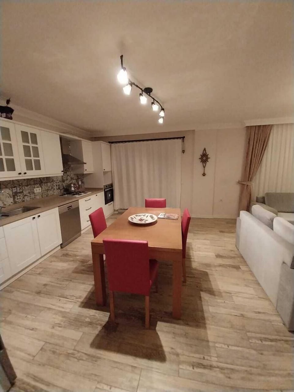 Family Apartment, Mountain View | Private kitchen | Highchair