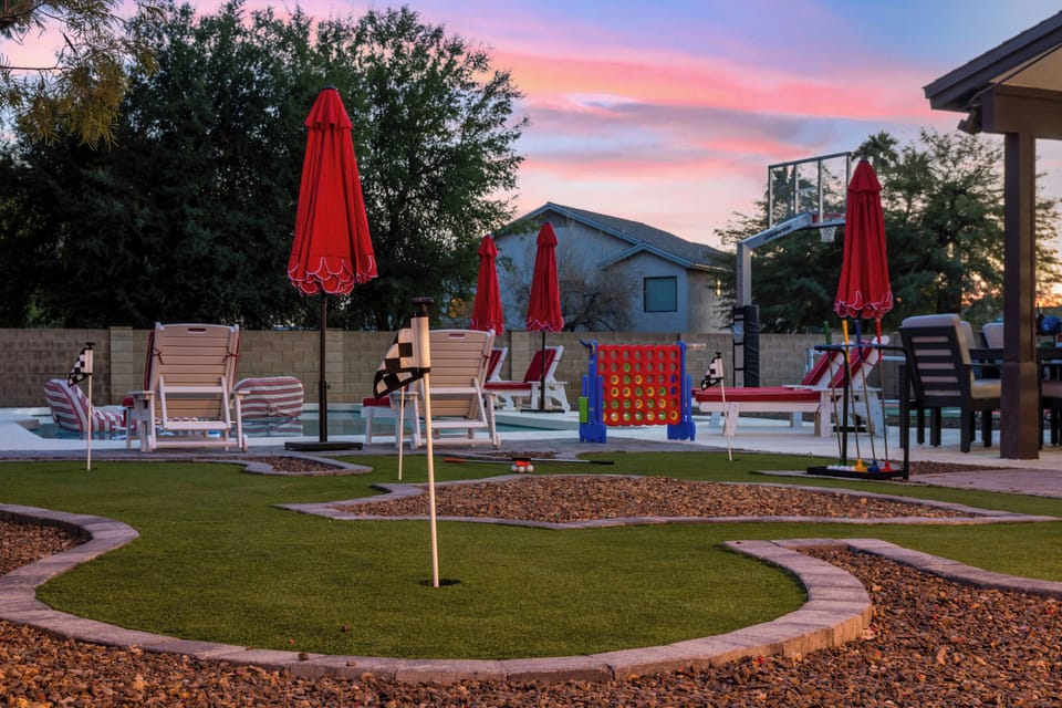 Backyard Mini Golf & Connect 4 – Fun for Kids and Adults 