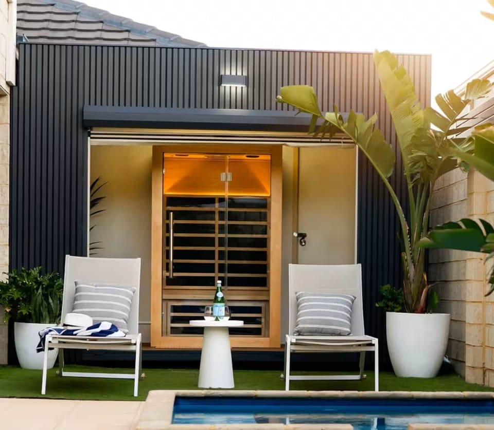 Relax in your own private 2 man sauna